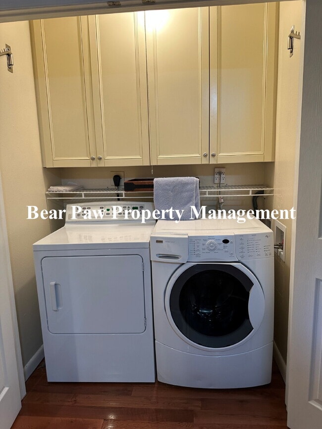 Building Photo - "Charming Duplex! Your Perfect Mountain Home Awaits!"