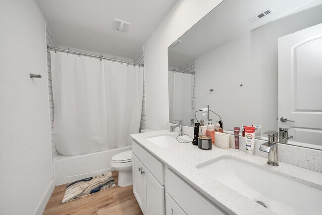 Building Photo - 21130 Almaco Dr