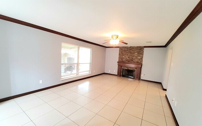 Building Photo - 18123 Flower Grove Ct