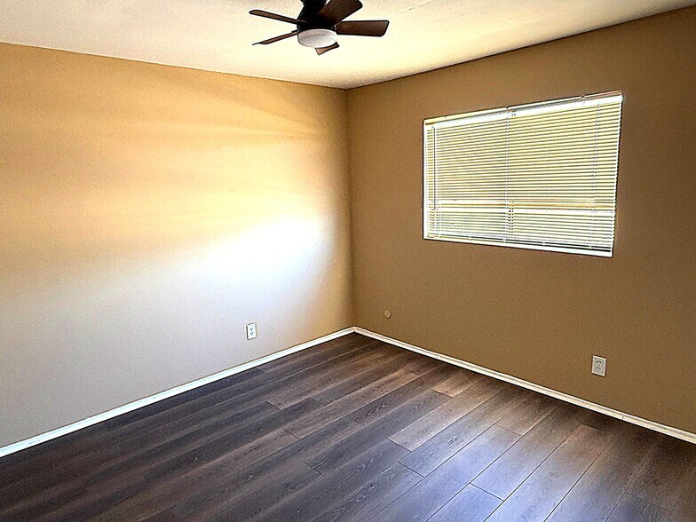 Building Photo - 13623 Valerio St