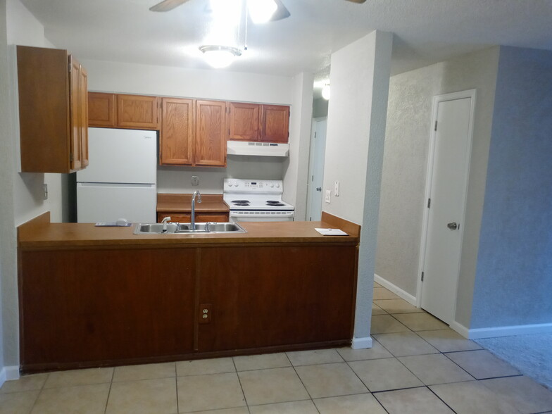 kitchen - 14751 E Tennessee Dr