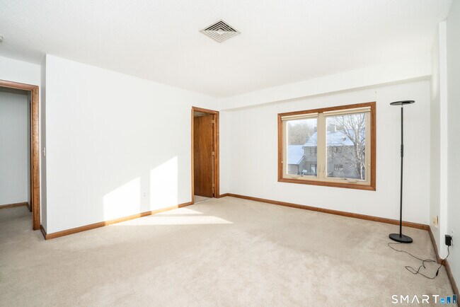 Building Photo - 449 S Main St