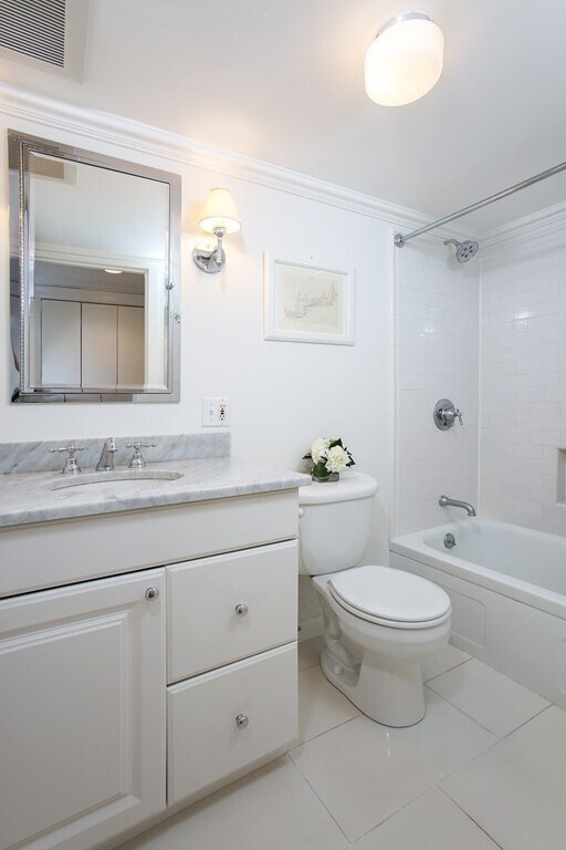 Building Photo - 121 Marlborough St