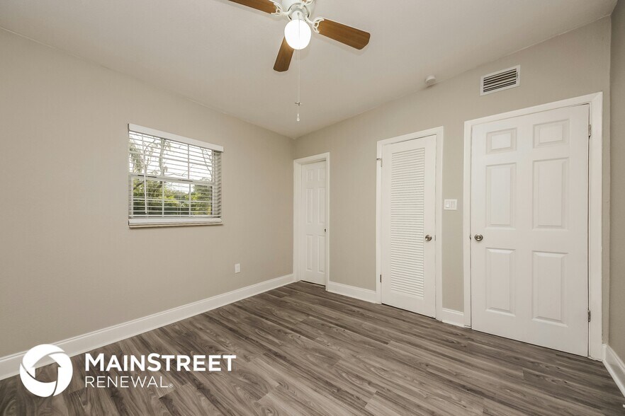 Building Photo - 6218 Balboa Dr
