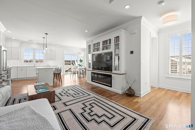 Building Photo - 35 Moorland Dr