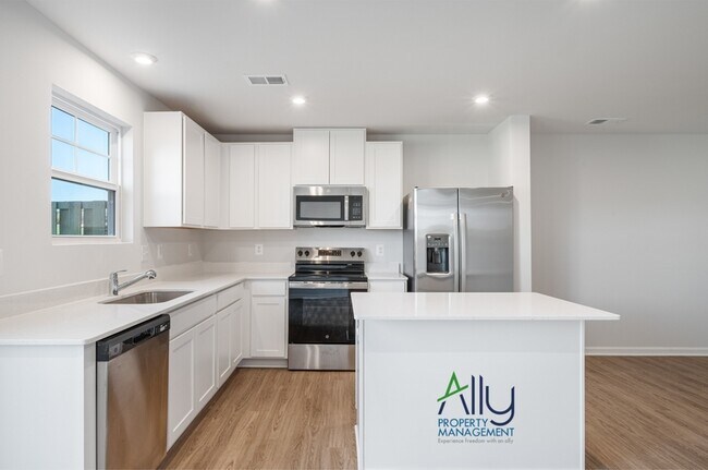 Building Photo - 44 Sophie Kathryn Dr