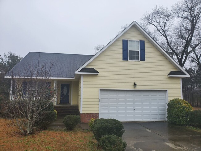 Primary Photo - 3 bd/ 2 ba located MINUTES from Fort Bragg...