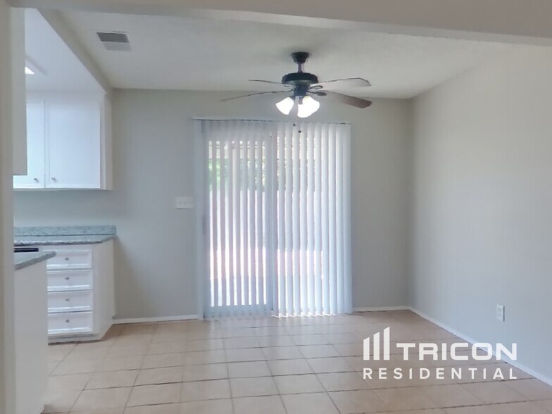 Building Photo - 3012 Snowberry Ln