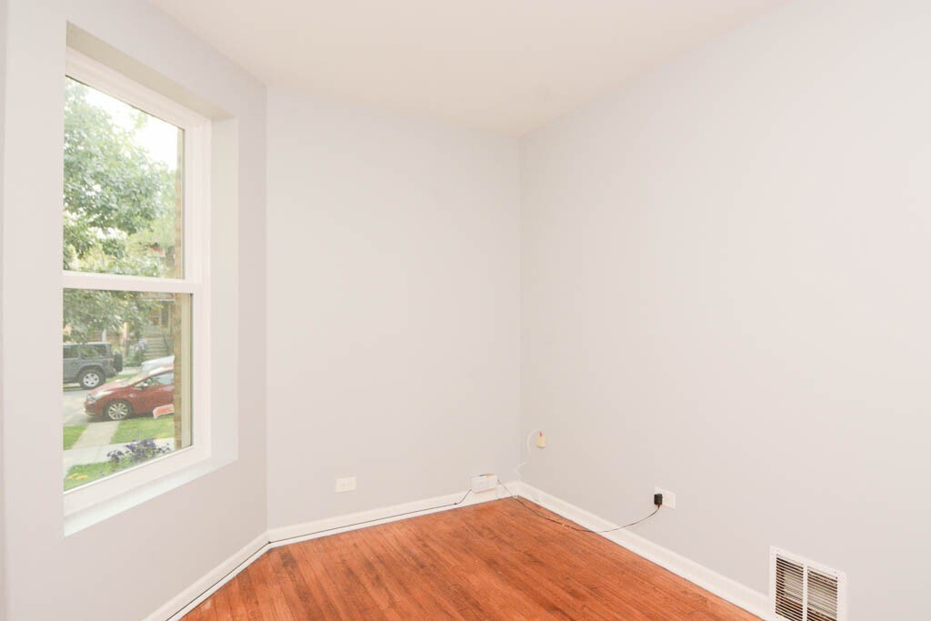 Building Photo - 3644 N Albany Ave