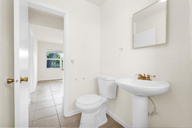 Building Photo - 261 NE 45th St