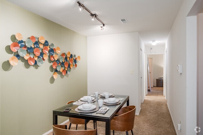 2BR, 1BA - 793SF - Moravia Park Apartments