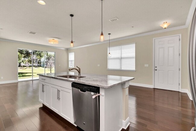 Building Photo - 7519 Aloma Pines Ct