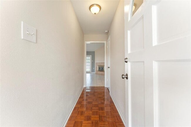 Building Photo - 1322 Dorsetshire Dr