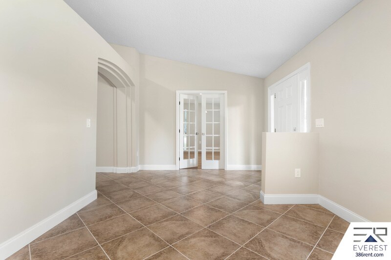 Building Photo - 242 Boulder Rock Dr
