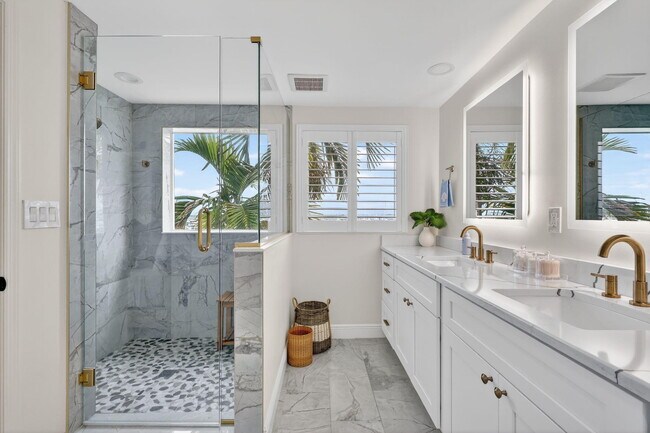 Building Photo - 675 NW Flagler Ave