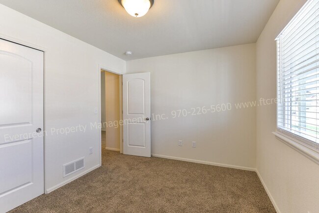 Building Photo - 1513 First Light Dr