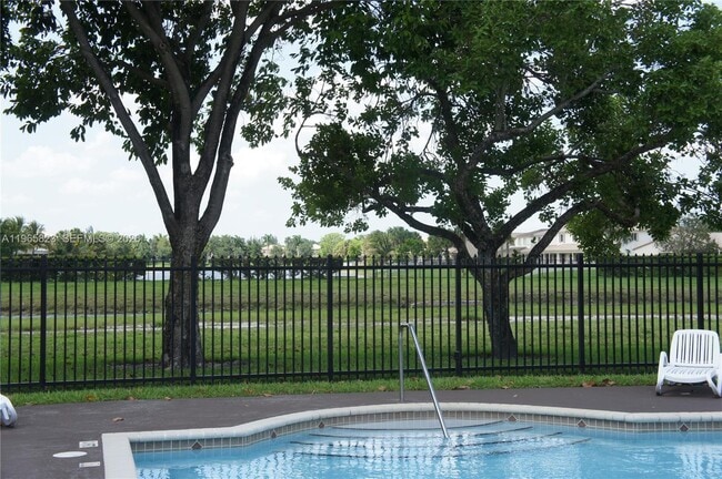 Building Photo - 12885 SW 49th Ct