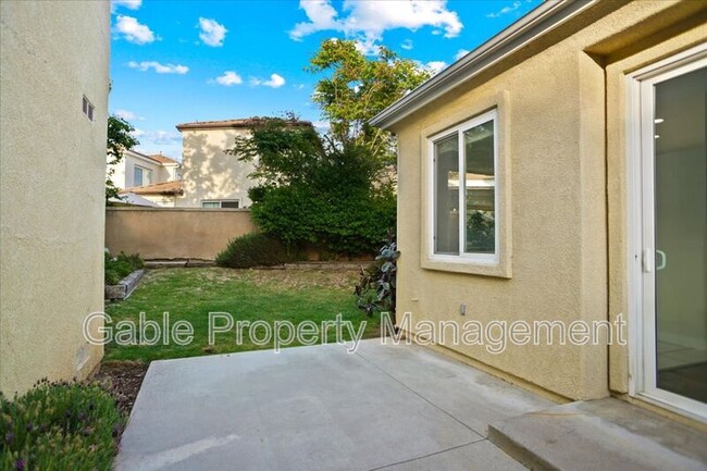 Building Photo - 27870 Crown Ct Cir