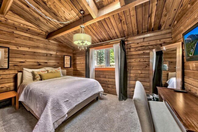 Building Photo - 1577 Atroari St