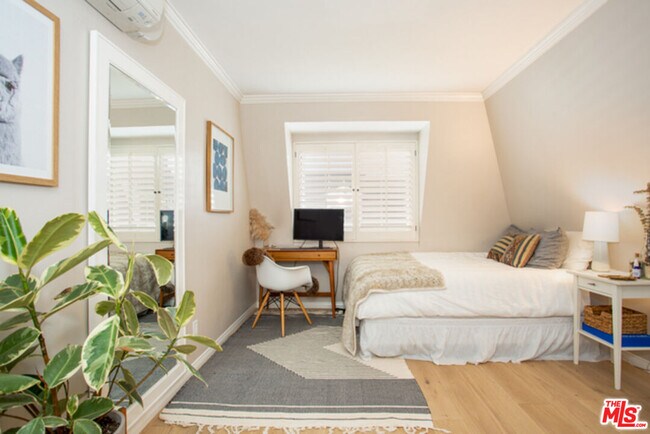 Building Photo - 8130 Redlands St