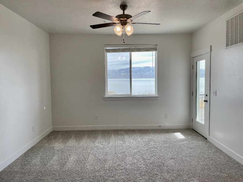 Building Photo - 701 N 380 W