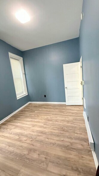 Building Photo - 12 Tyler St