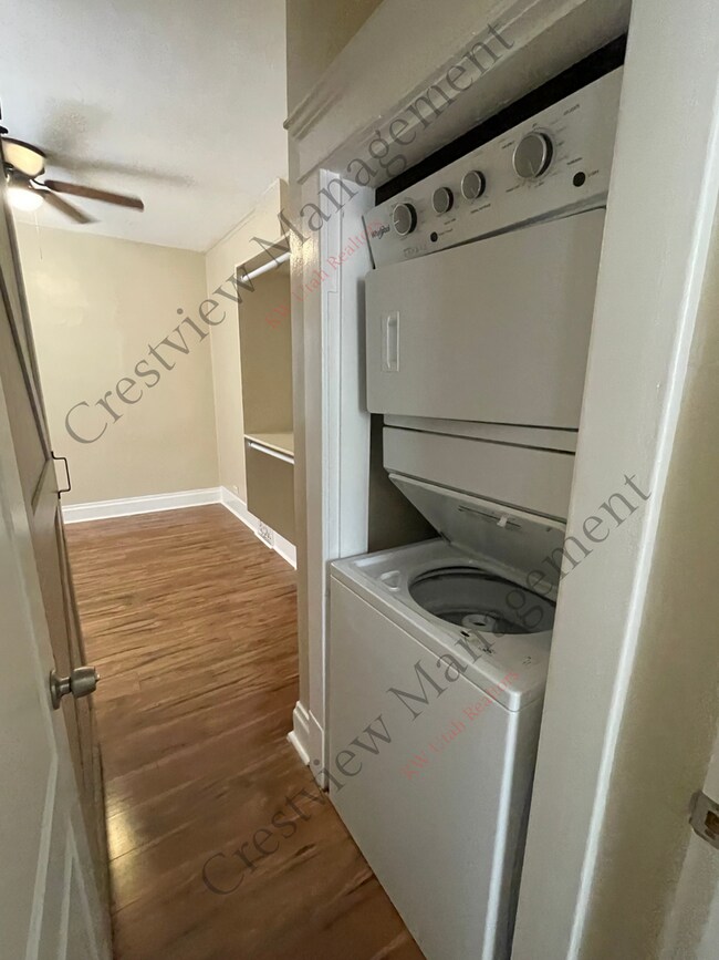 Building Photo - 564 29th St