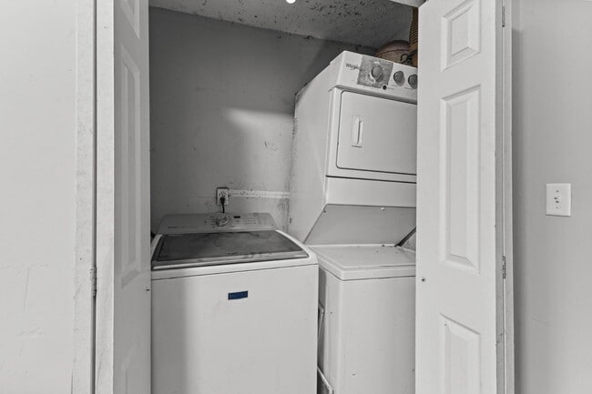 Building Photo - 1737 Terrace Ave