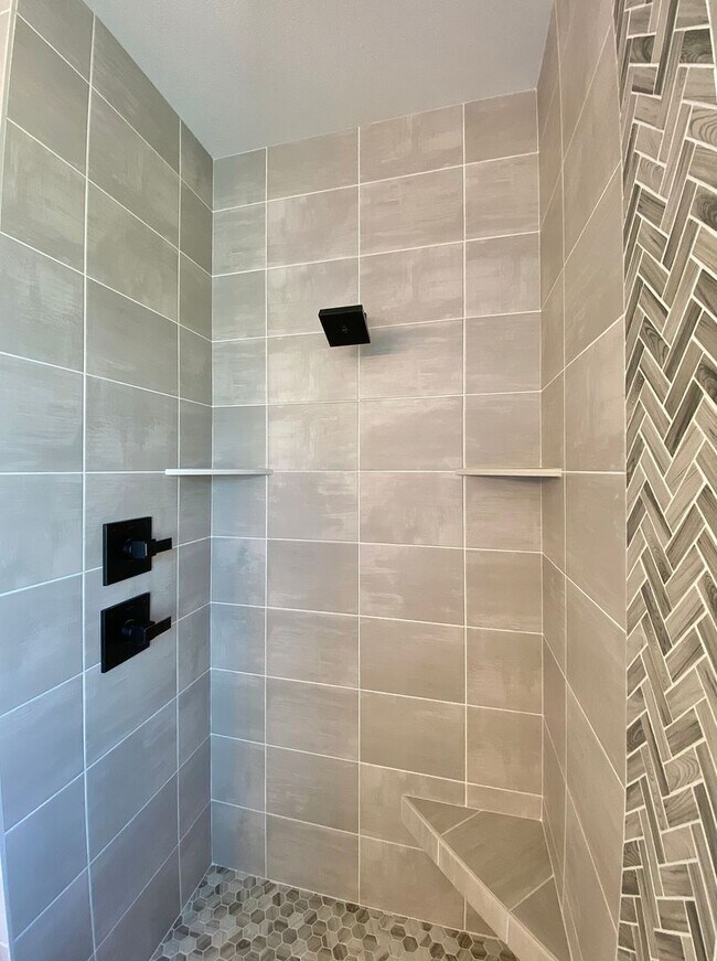 Building Photo - Stunning Southridge Rental with RV Garage ...