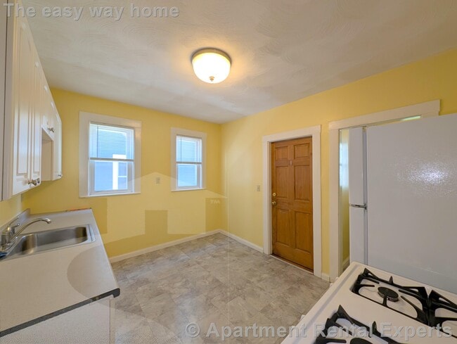 Building Photo - 79 Conwell Ave