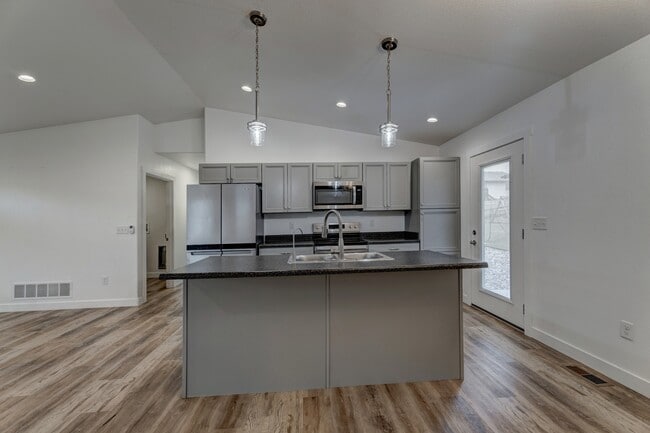 Building Photo - 5249 Coal Bank Dr