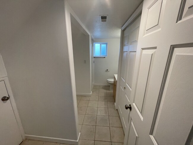 Building Photo - 4 Bd 3 Bath Home in Lehi