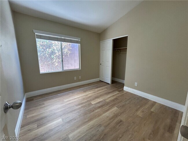 Building Photo - 10404 Horseback Ridge Ave