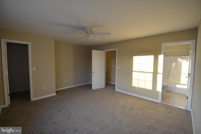Building Photo - 1103 Laurel Ct