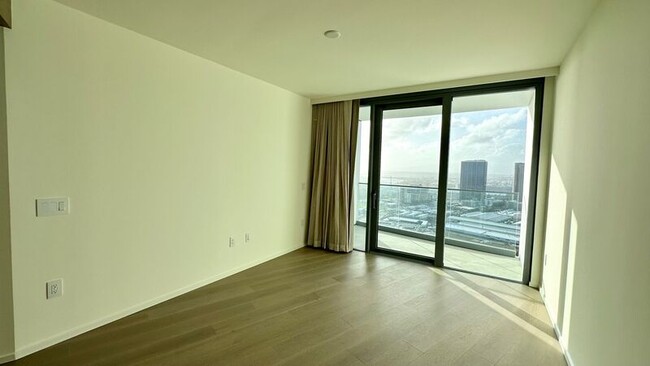 Building Photo - 1000 Auahi St