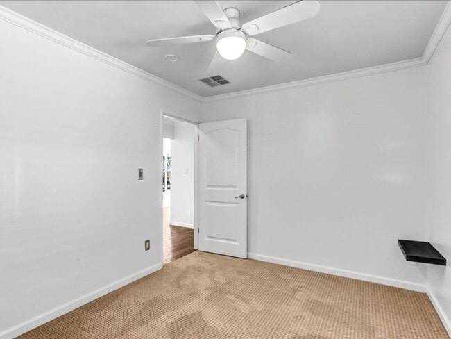 Building Photo - Spacious 4 Bed, 2 Bath Home in La Mesa with Detached Garage!