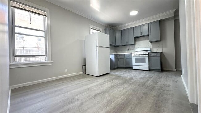 Building Photo - 2593 Ocean Ave