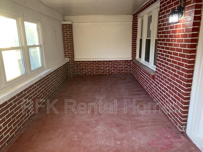 Building Photo - 3324 E 25th St