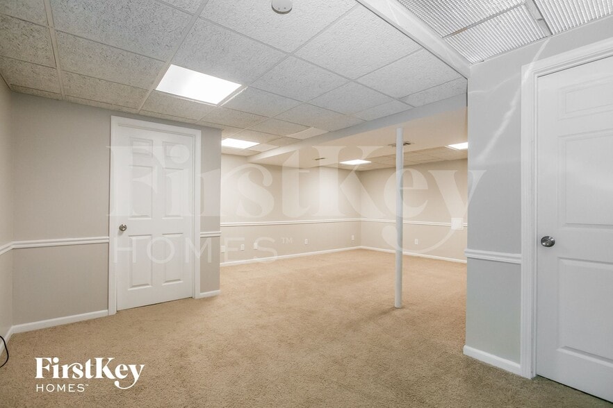 Building Photo - 1709 NE Auburn Dr