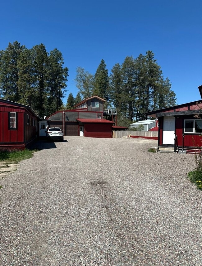 Building Photo - Custom Kalispell Home with Spectacular Views