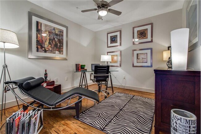 Building Photo - 1401 McKinney St