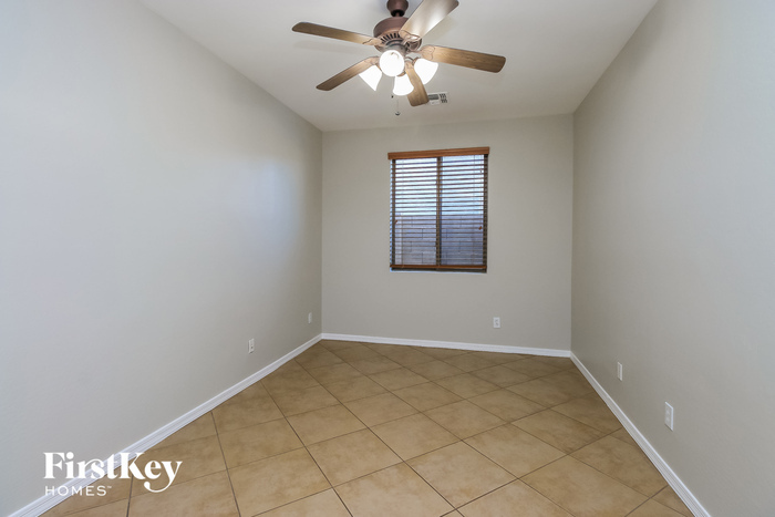 Building Photo - 32874 N Pebble Creek Dr