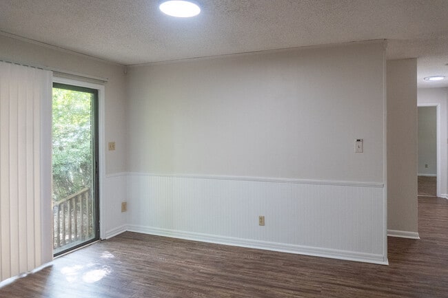 Building Photo - 1409 Lehigh Dr