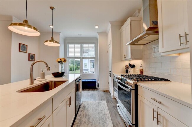 Building Photo - 522 Healy Dr