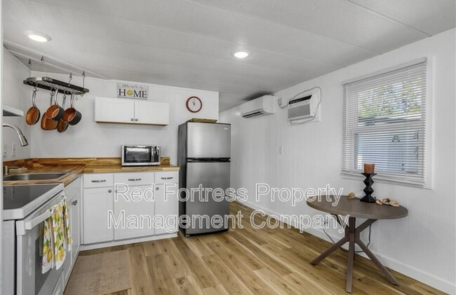 Building Photo - 5667 Pine Island Rd NW