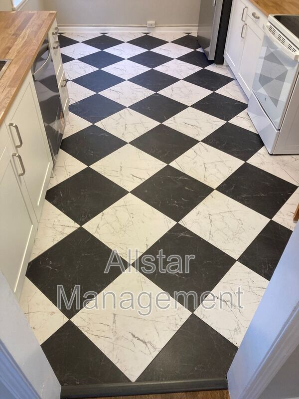 Building Photo - 320 Halle Dr