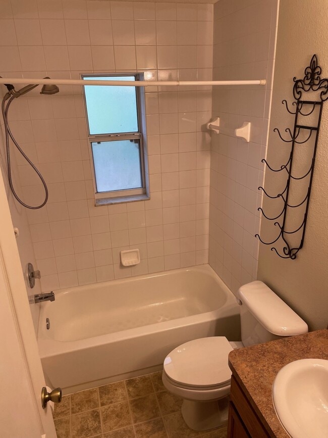 Guest Bathroom - 424 N Savary Ave