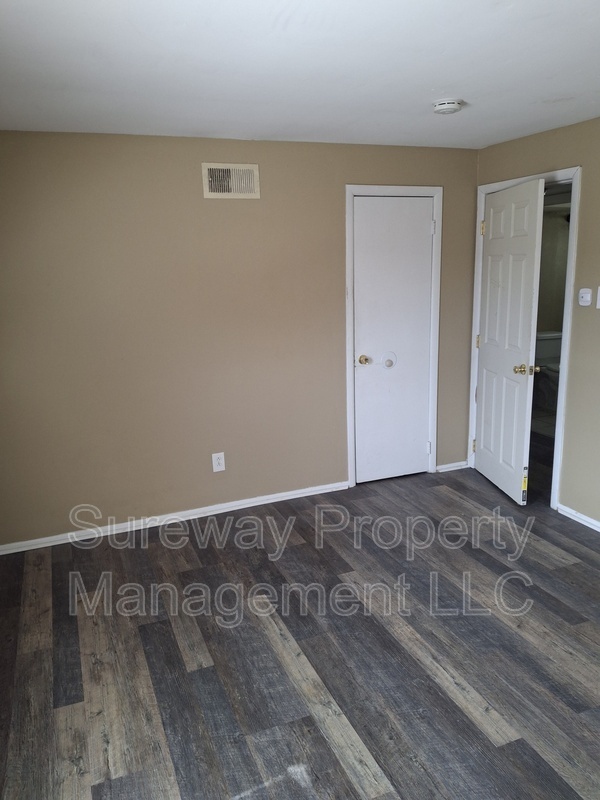 Building Photo - 12 W Wayne Terrace