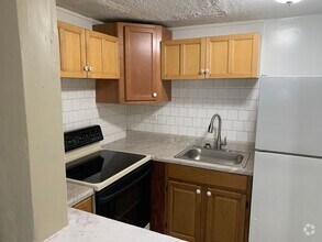 Building Photo - Recently updated Reading City 2 bedroom to...
