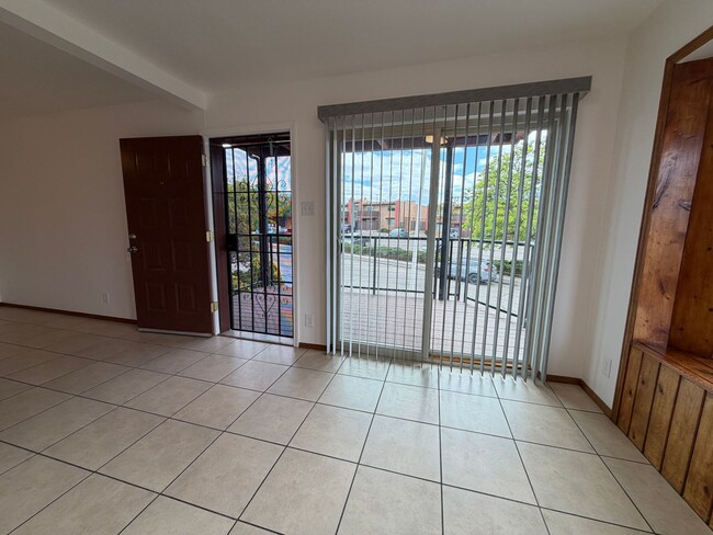 Building Photo - 1307 Rufina Ln